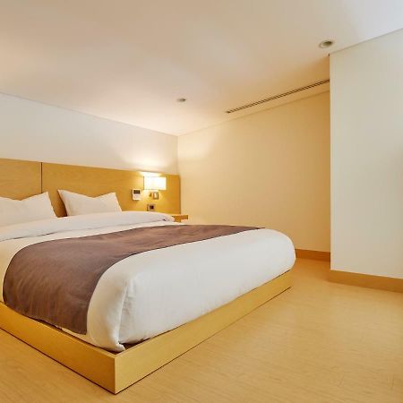 The Suites Hotel Naksan Yangyang Exterior photo