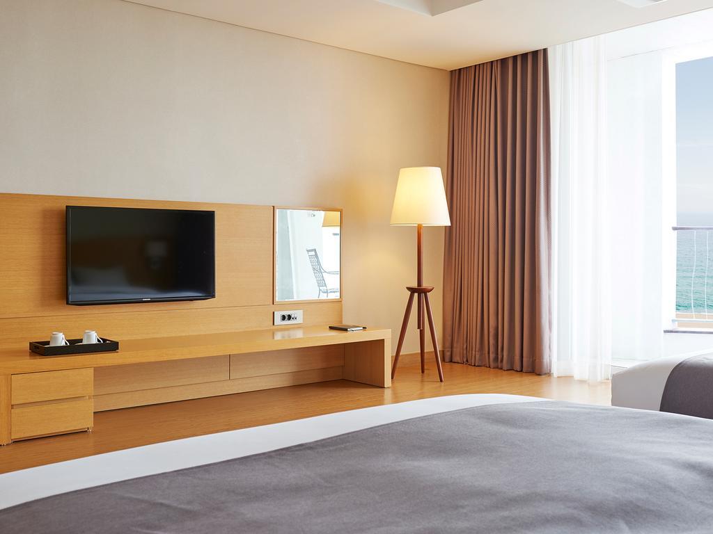 The Suites Hotel Naksan Yangyang Exterior photo